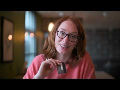 Whats inside a credit card| Hannah Fry demonstrates RFID