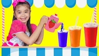 Hana & Cathy Pretend Play with Fruit Smoothie Cardboard Food Store